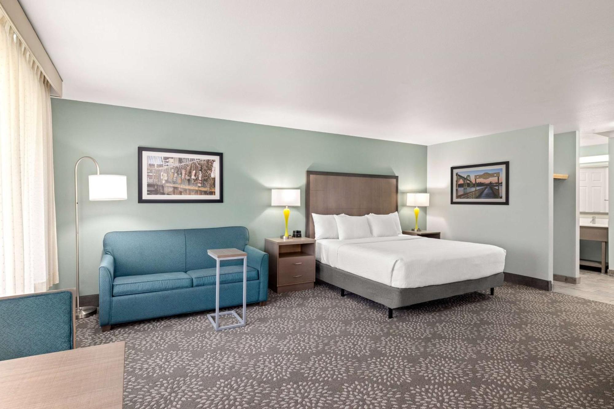 La Quinta By Wyndham Newport Hotel Exterior foto